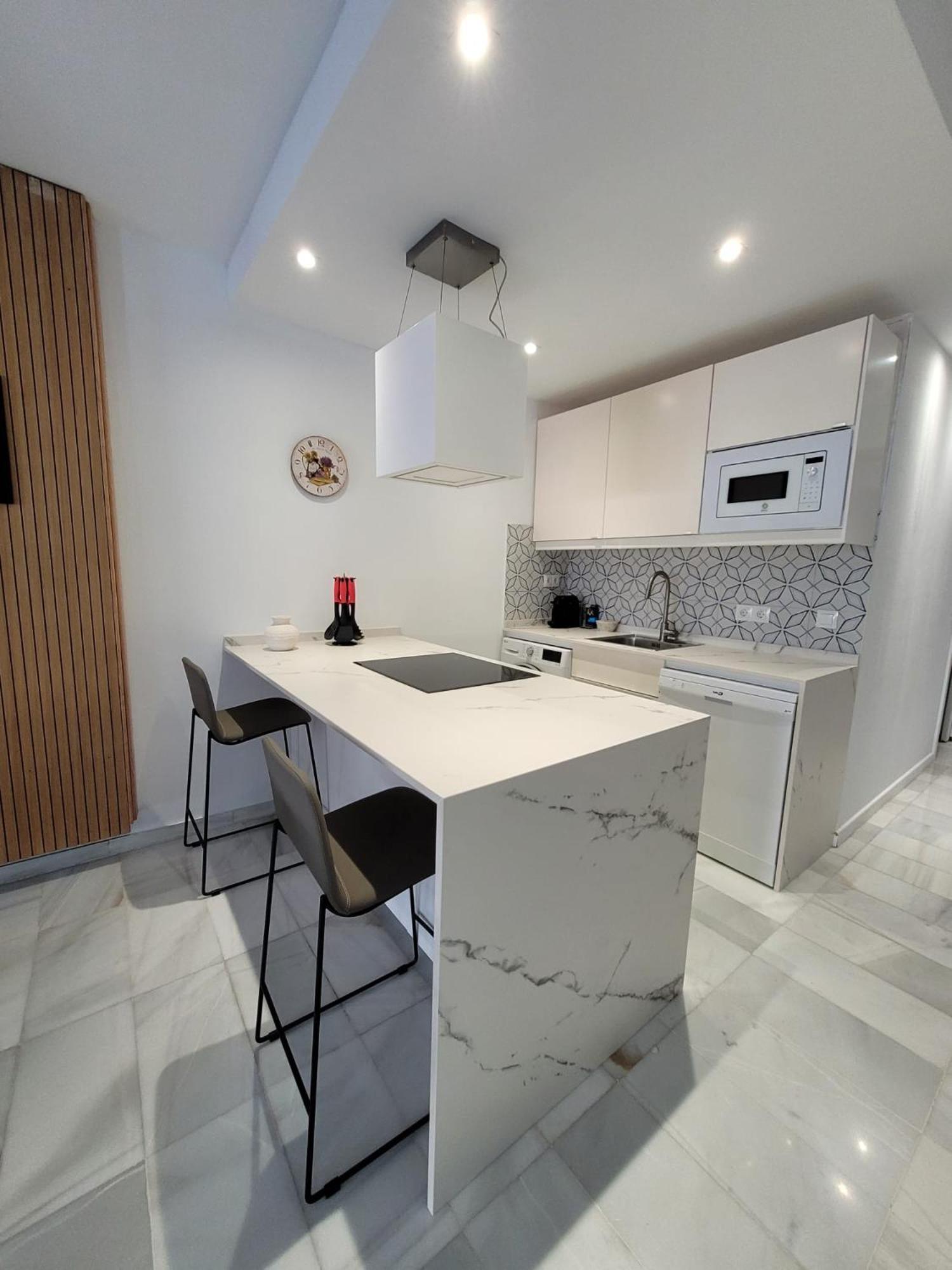 Oasis With 2 Bedrooms In Jardines Del Puerto Marbella