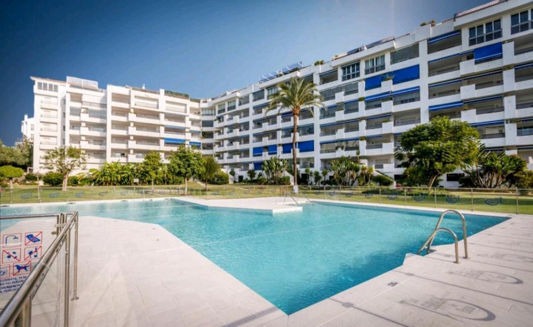 Oasis With 2 Bedrooms In Jardines Del Puerto Marbella